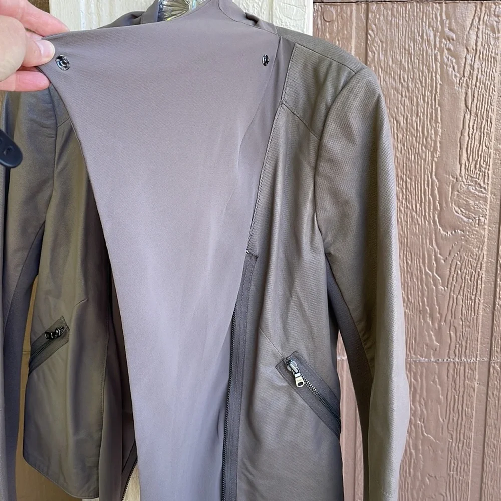 Gap NWT *Limited Edition* Jacket - Picture 5 of 10